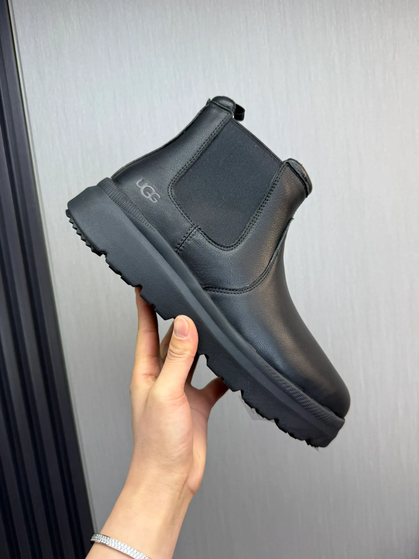 Men's shoes 💰480💰 [UGG] Hot winter warm boots 🐑Purely hand-stitched! Simple and stylish design, frosted cowhide➕Comfortable and warm wool➕UGG original outsole‼ ️Soft and comfortable to wear, good warmth retention, and excellent foot feel. Regular size 41-47